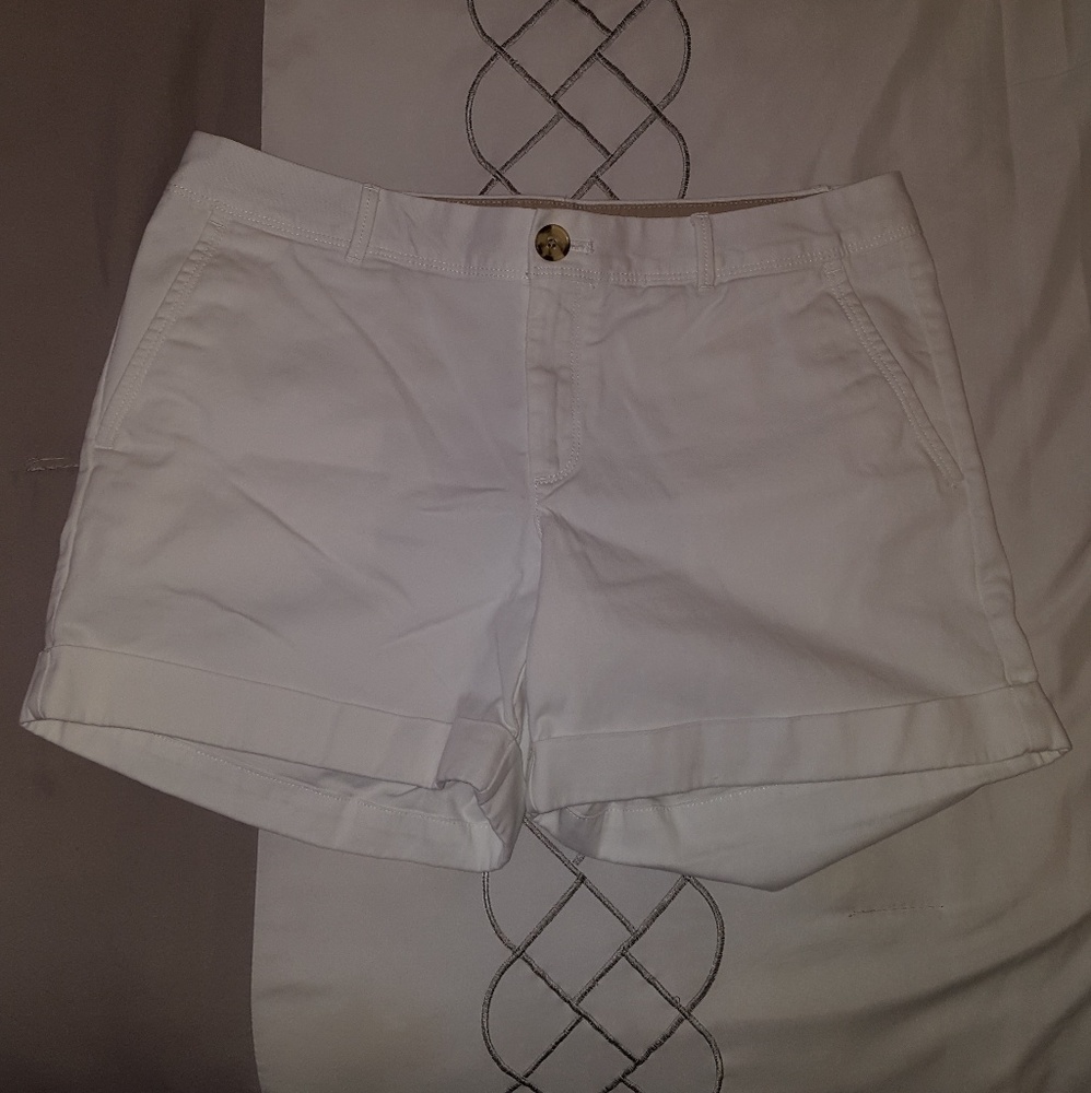 White classy fit Banana Republic shorts