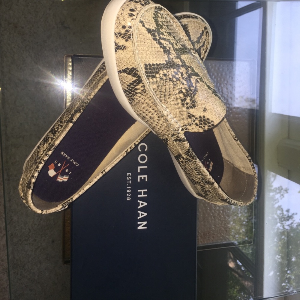 COLE HAAN Nantucket Loafer