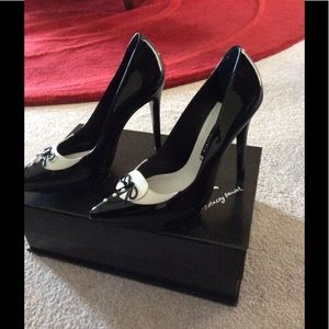 Beautiful Alice Olivia Heels!