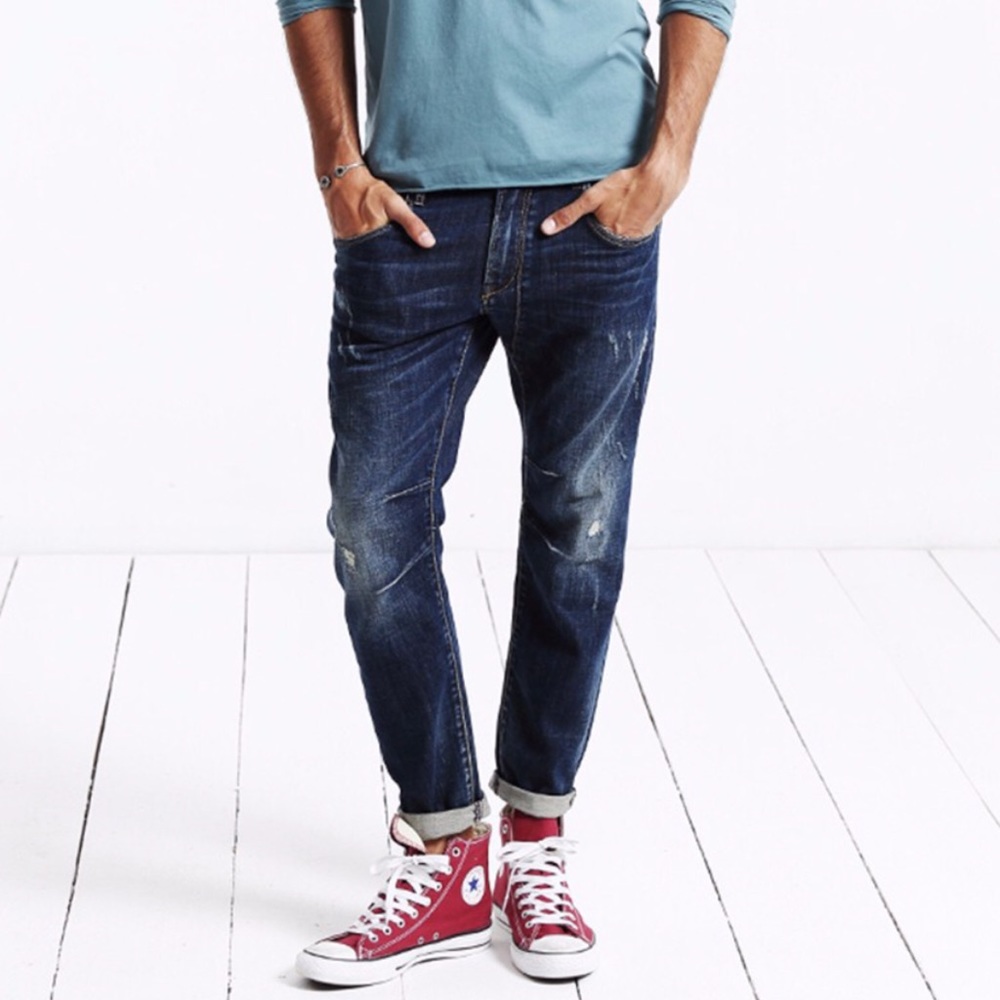 ▪NEW - Straight Skinny Distressed Dark Wash Jeans