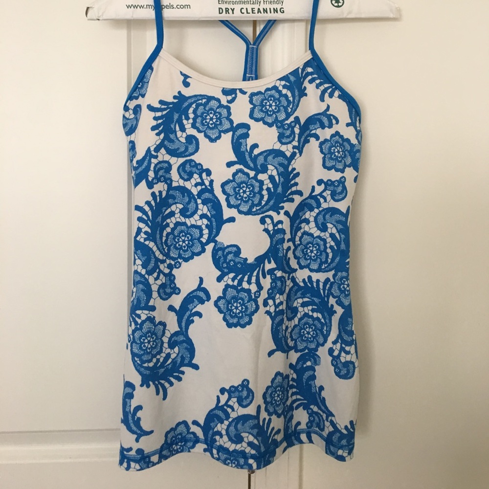 Lulu Lemon work out too size 6