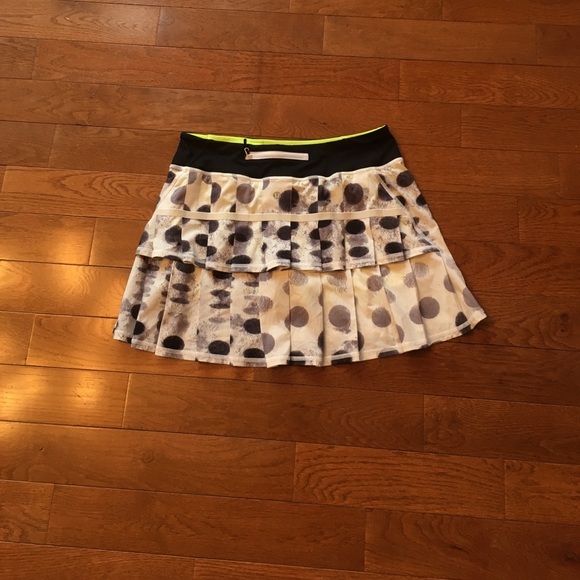 lululemon athletica Dresses & Skirts - ❤️Lululemon Pacesetter Skirt-Tall Seaside Dot❤️