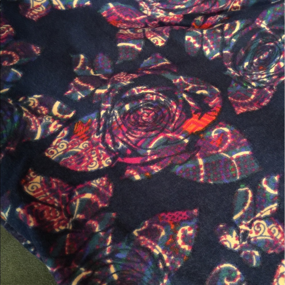LuLaRoe OS Disney Roses! 🦄 - Picture 1 of 3