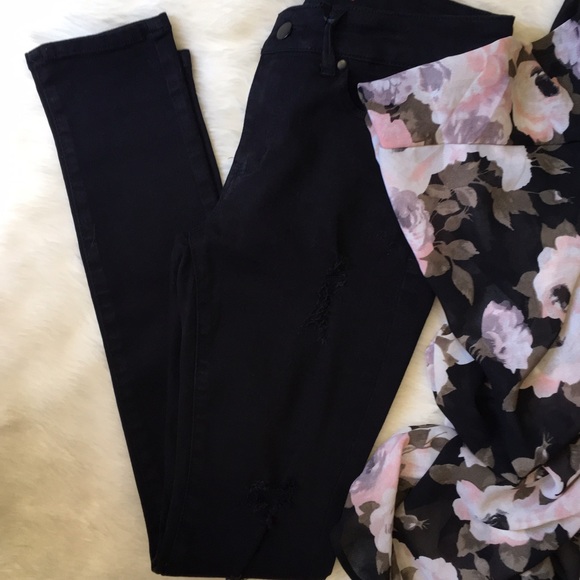 Black Destroyed Skinny Jeans - Picture 4 of 6