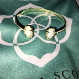 Kendra Scott bracelet