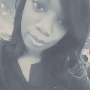 Meet your Posher, Dionne