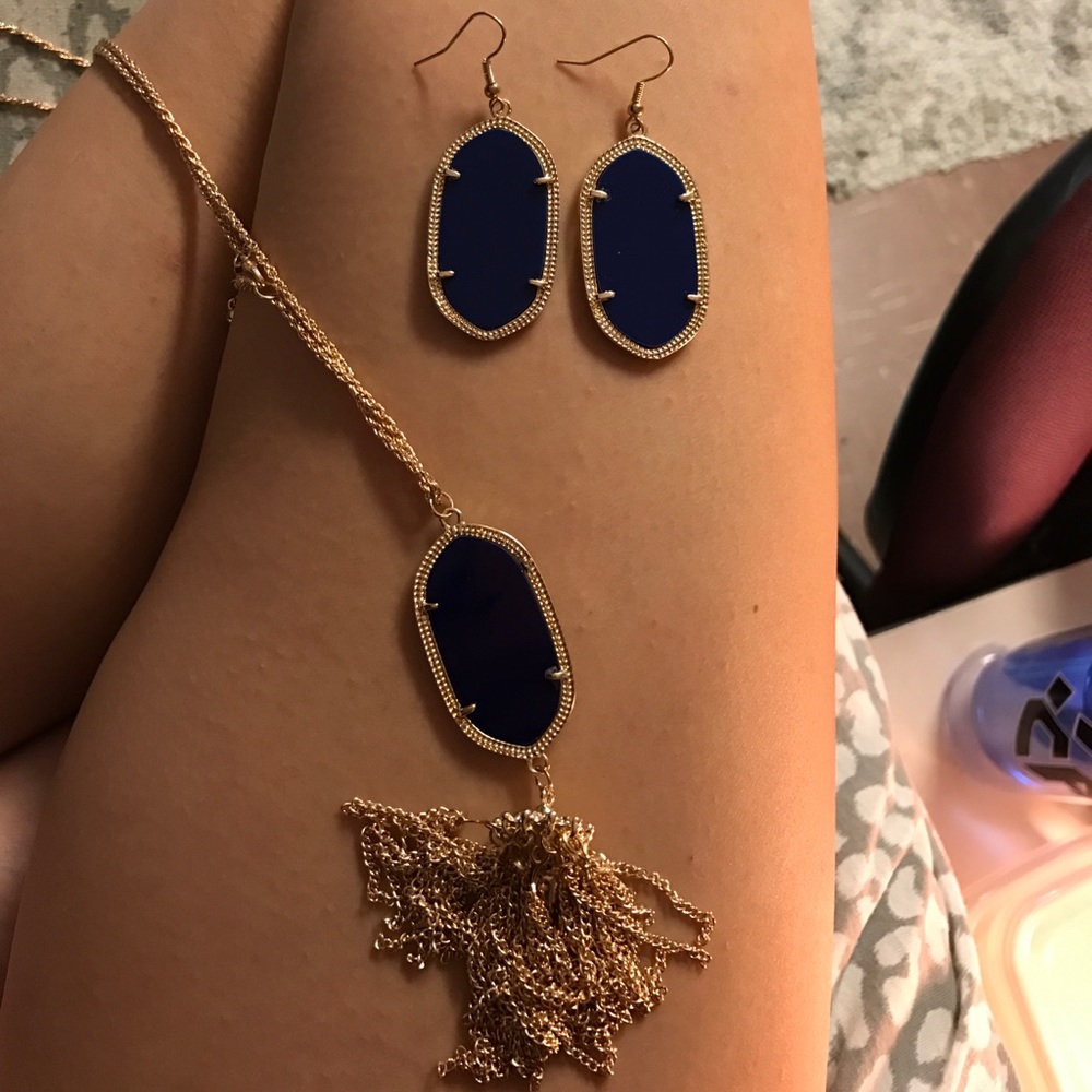kendra scott navy blue look alike