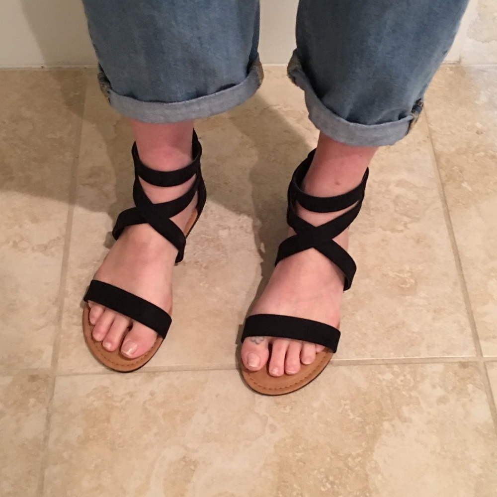 LAST❣️Black Strappy Wrap Sandal with Zipper Back - Picture 3 of 4