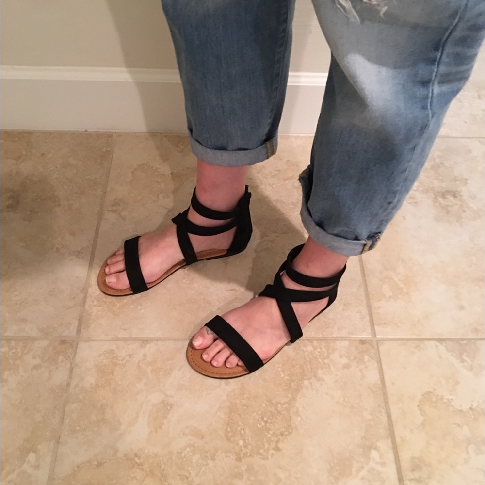 LAST❣️Black Strappy Wrap Sandal with Zipper Back - Picture 4 of 4
