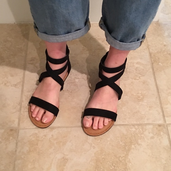 LAST❣️Black Strappy Wrap Sandal with Zipper Back - Picture 3 of 4
