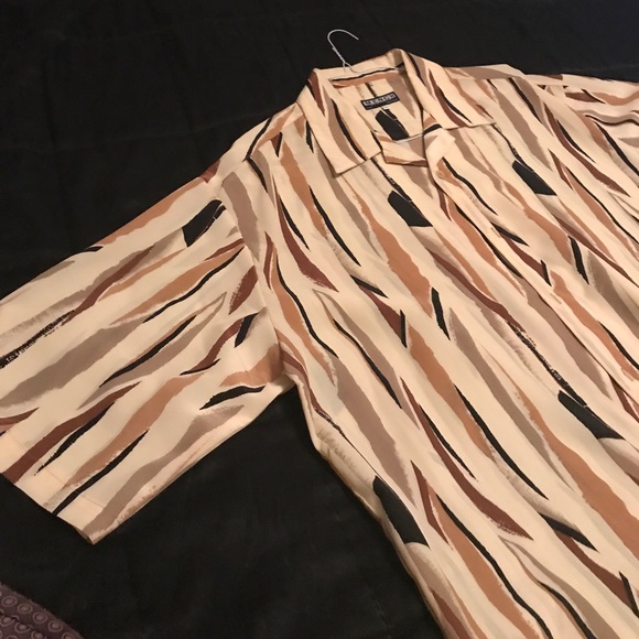 Shirt - Picture 3 of 4