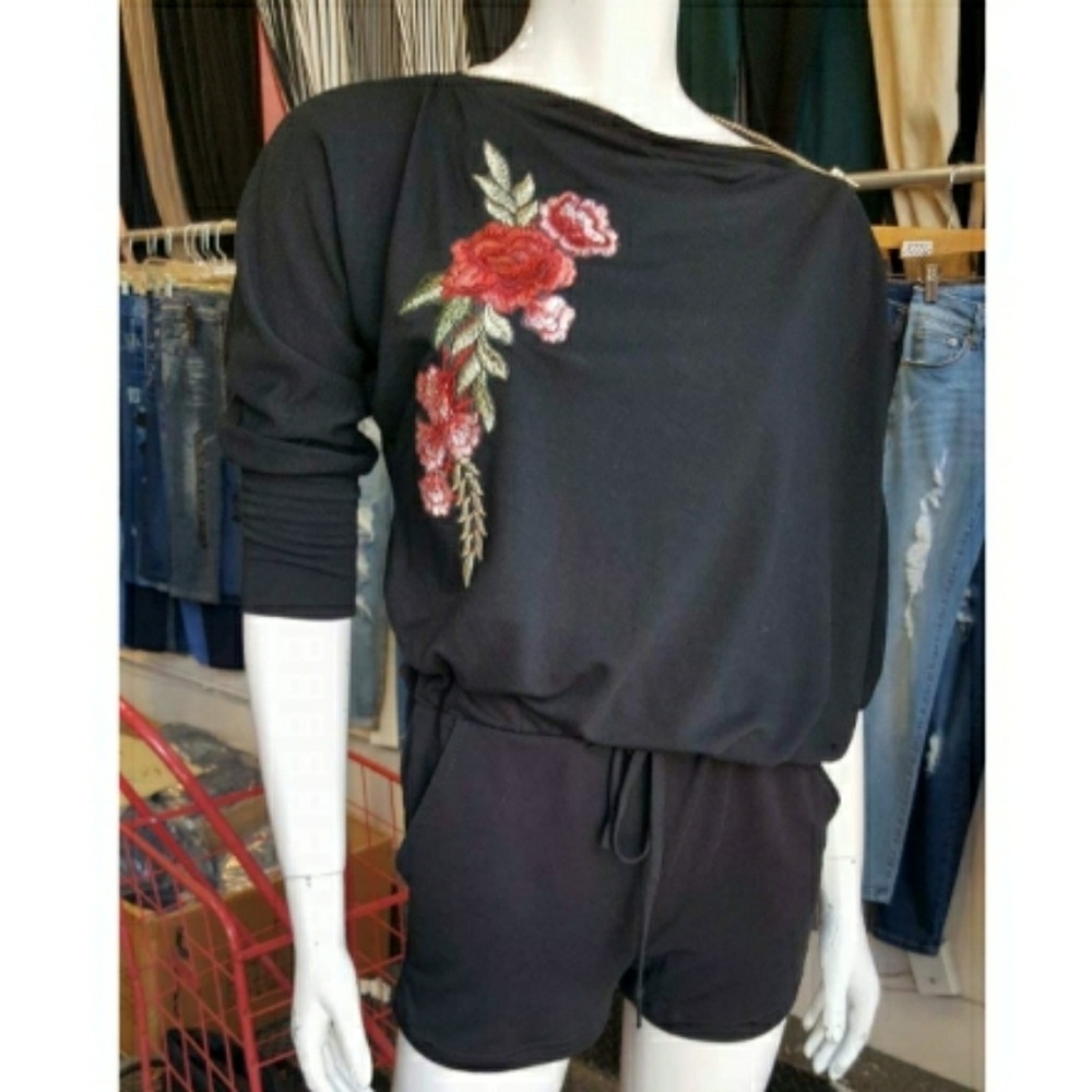 🌷New 3/4 sleeve Black embroidered fallout Romper