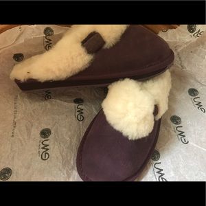 EMU Slippers with hard bottom