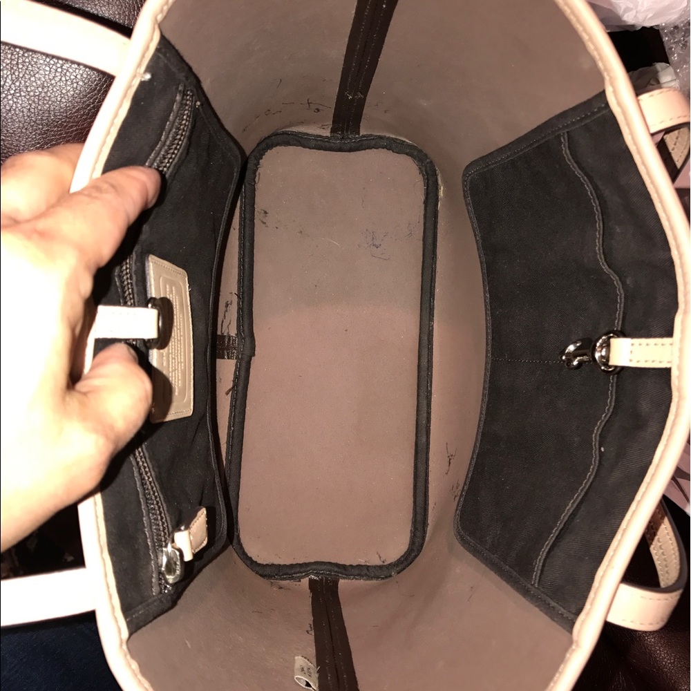 Coach - Picture 3 of 4