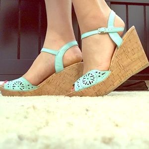 Summer wedges