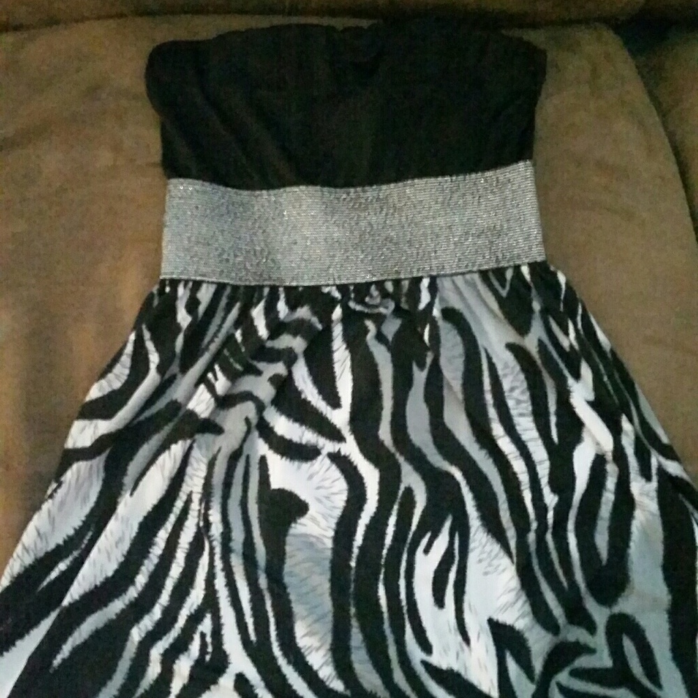 Strapless zebra print top