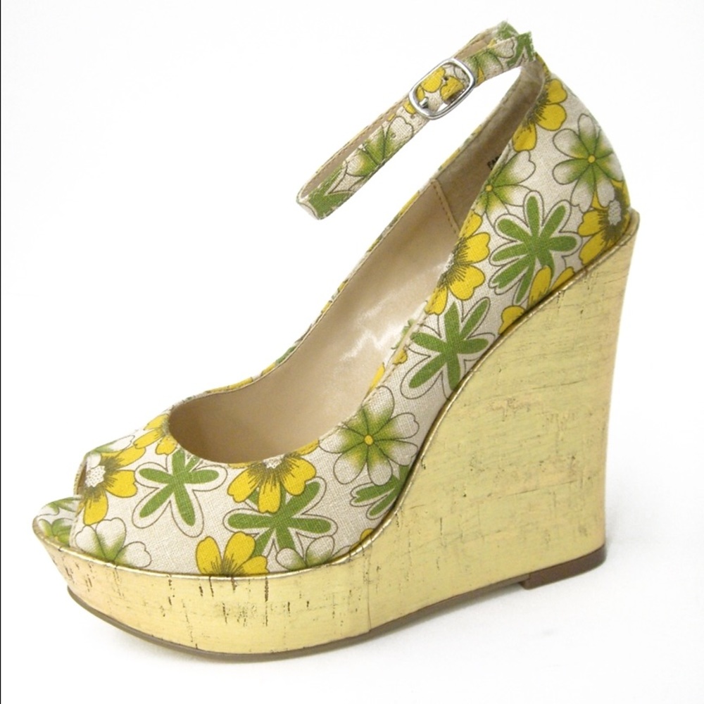 Luchini flowery pip toe on gold wedge s10, NWT