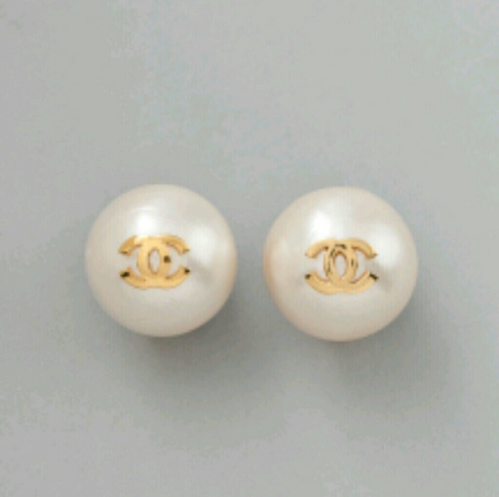 I AM LOOKING FOR A PAIR OF THESE EARRINGS.