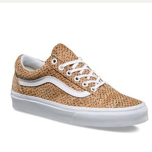 Meet your Posher, Saari