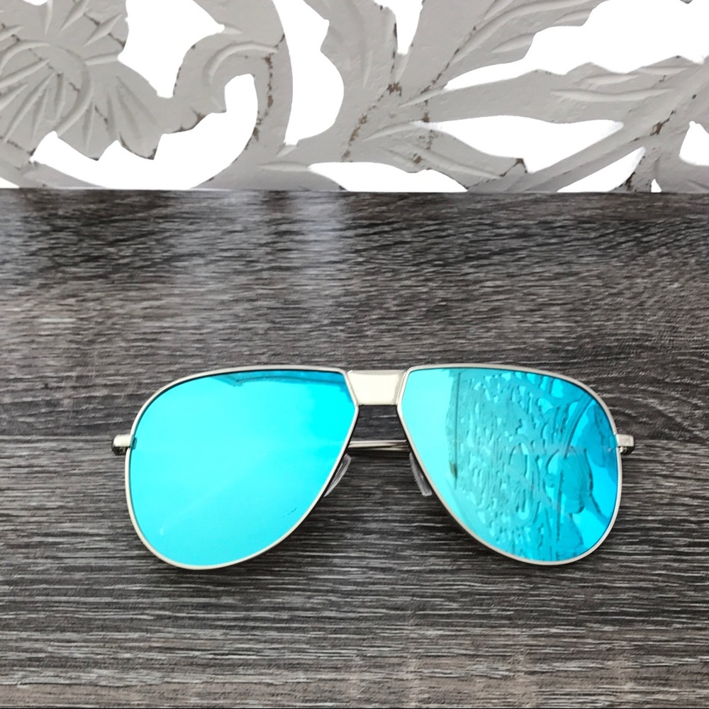 ⚡️Sale⚡️ Blue Mirror Lens Oversized Sunglasses - Picture 5 of 6