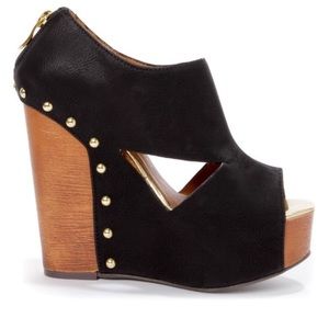 Black Chinese laundry cutout platform wedge
