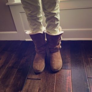 Chestnut Bailey Button Ugg Boots