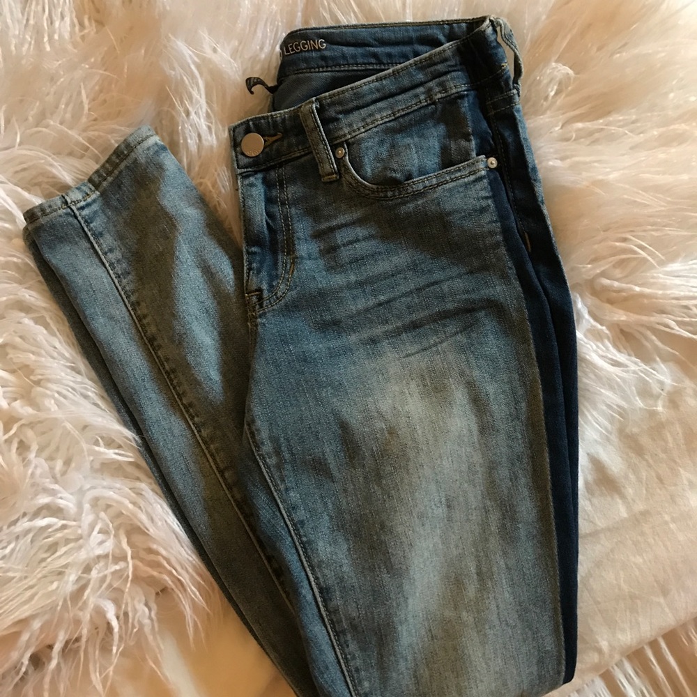 Gap skinny jean with racing stripe size 2/26