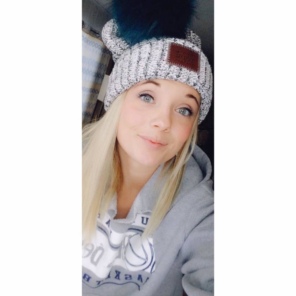 Meet your Posher, Hollee