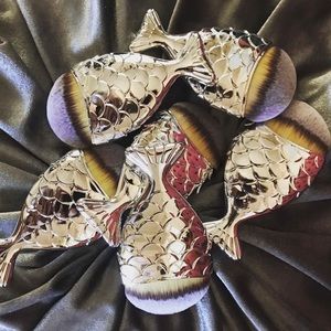 Rose Gold mermaid brush