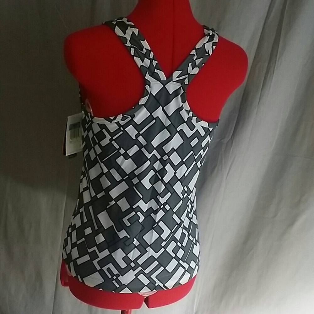 Nike exercise tops Size Medium Gray/White - Picture 4 of 4