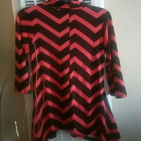 Top - Picture 2 of 2