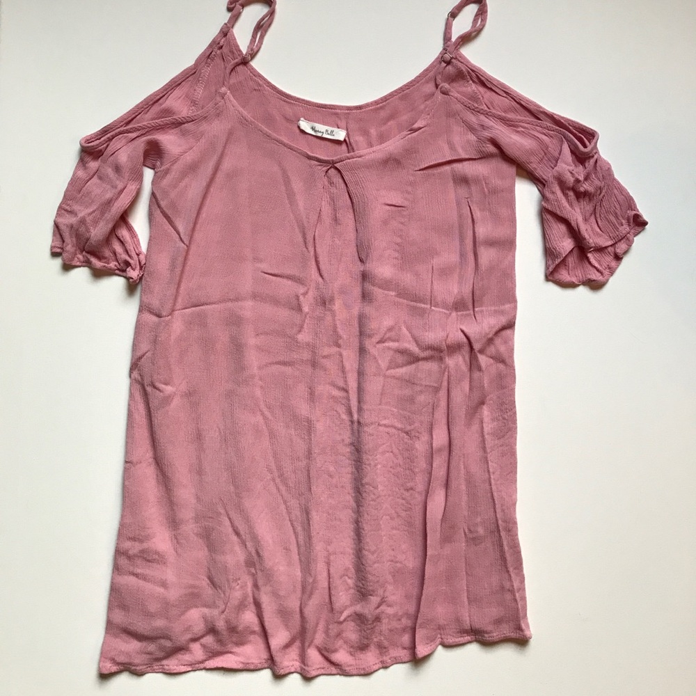 Cold shoulder top