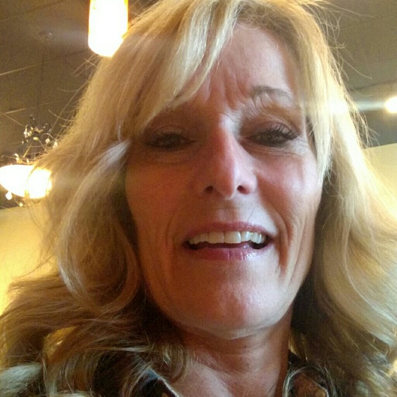 Meet your Posher, Leslie - Picture 1 of 1