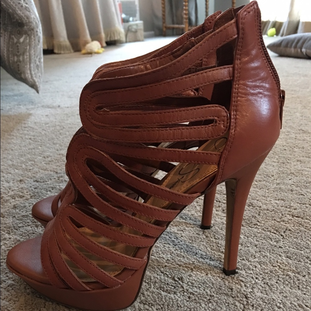Jessica Simpson platform heals