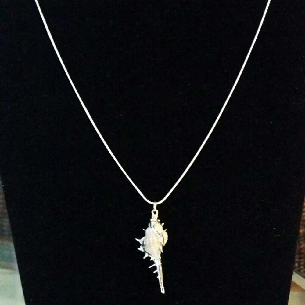 925 Sterling silver electroplate shell necklace