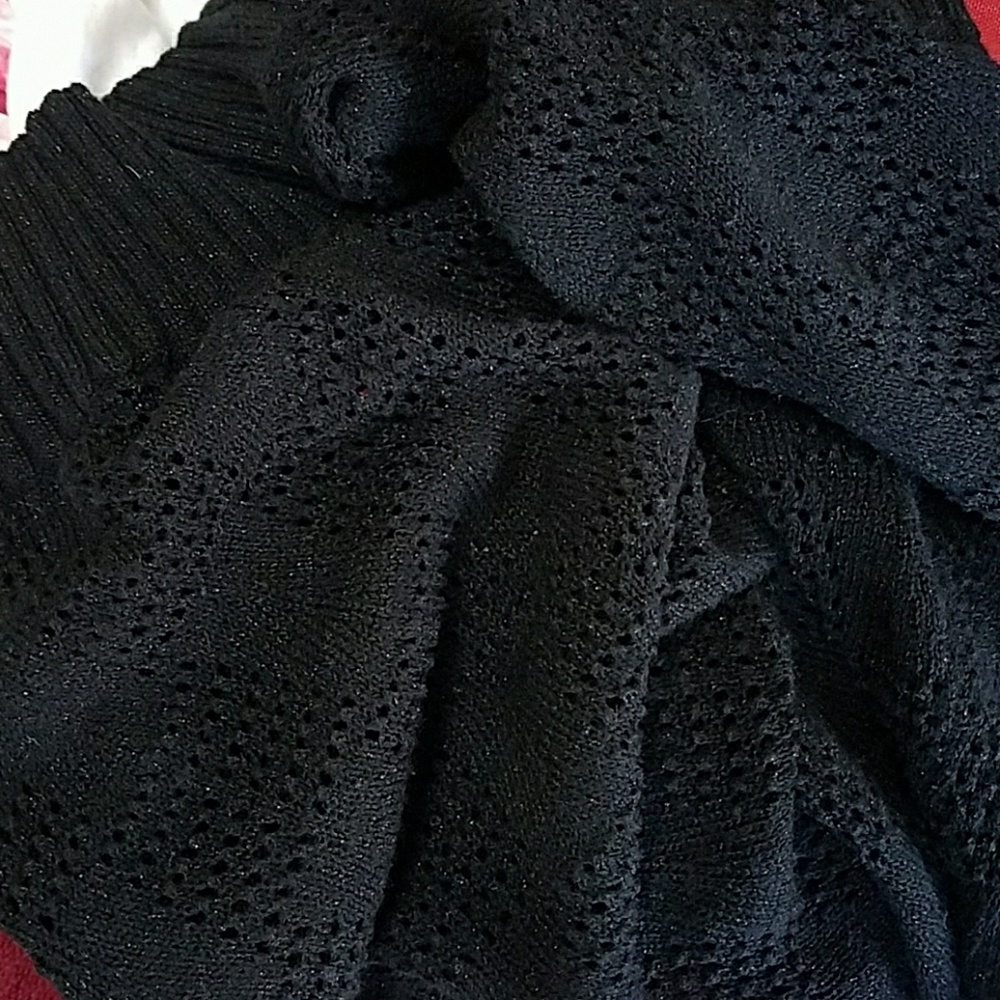 ☮2 for $20☮ Perforated VNeck Sweater  Sz M - Picture 4 of 4