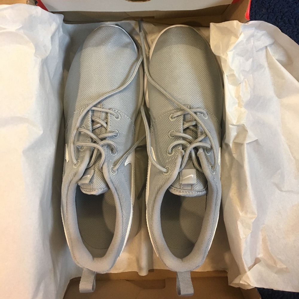 Brand new Nike roshe runs
