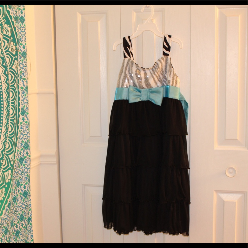 A midi PARTY dress👗🎉