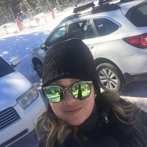 Meet your Posher, Daniela