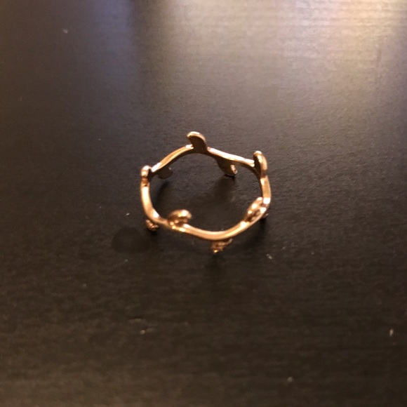 Gold Vine Leaf Ring - Picture 2 of 2
