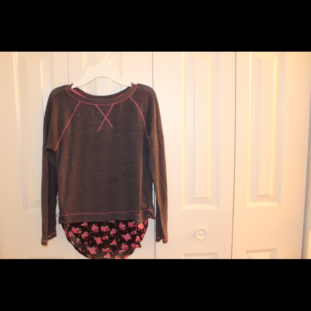 🌸Top with FLORAL design🌸