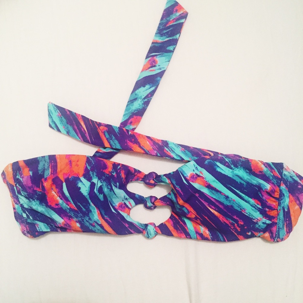 Knotted bandeau