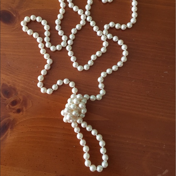 30" Strand of Fake Pearls - Picture 3 of 3