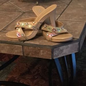 Qupid wood stelletto sandal