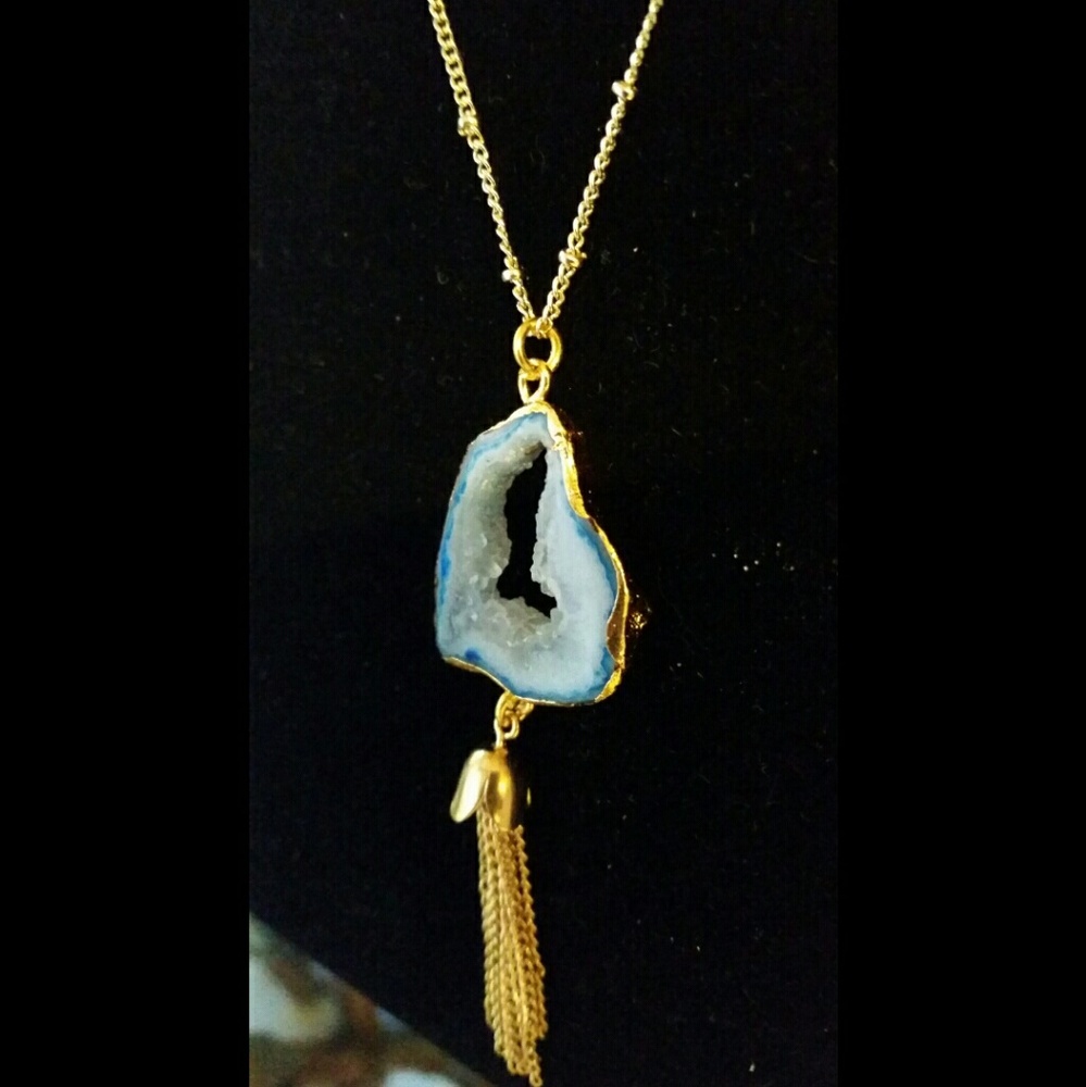 24k gold electroplated teal agate tassel necklace - Picture 3 of 3