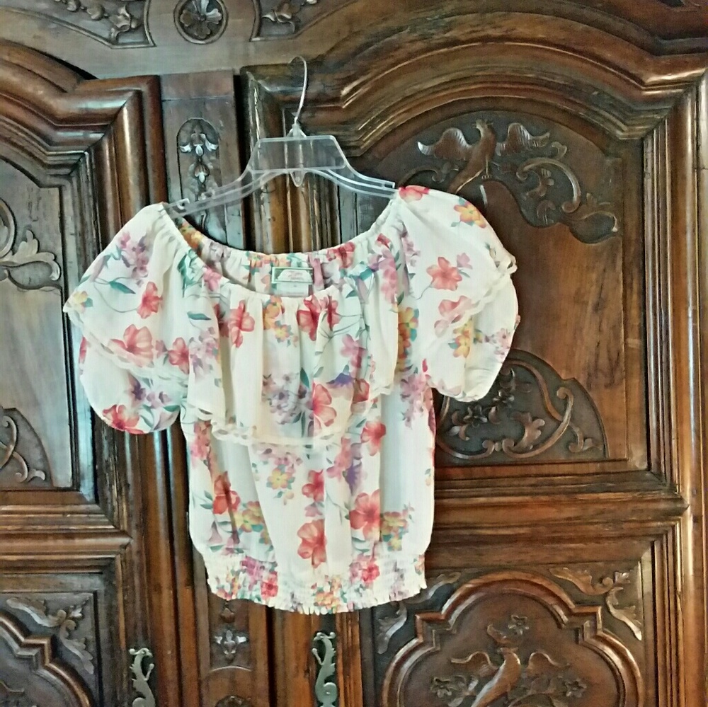 SALE! Flying Tomato Floral Peasant Top