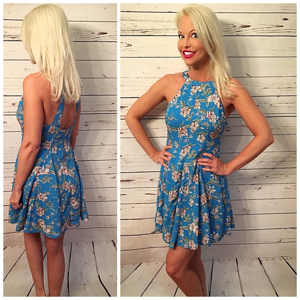 Beautiful blue lined back cut out Halter dress 💕 - Picture 2 of 3