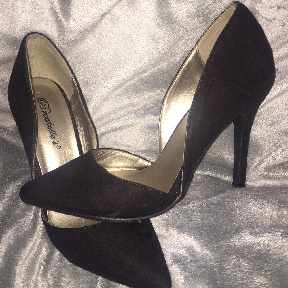 Super cute black heels 🔥