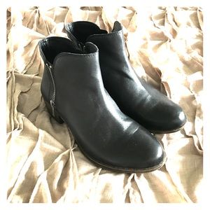 Lucky Brand Barely Worn Flat Black Boots