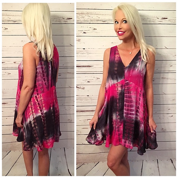 Dresses & Skirts - Fully lined magenta tie dye swing dress! LAST ONE